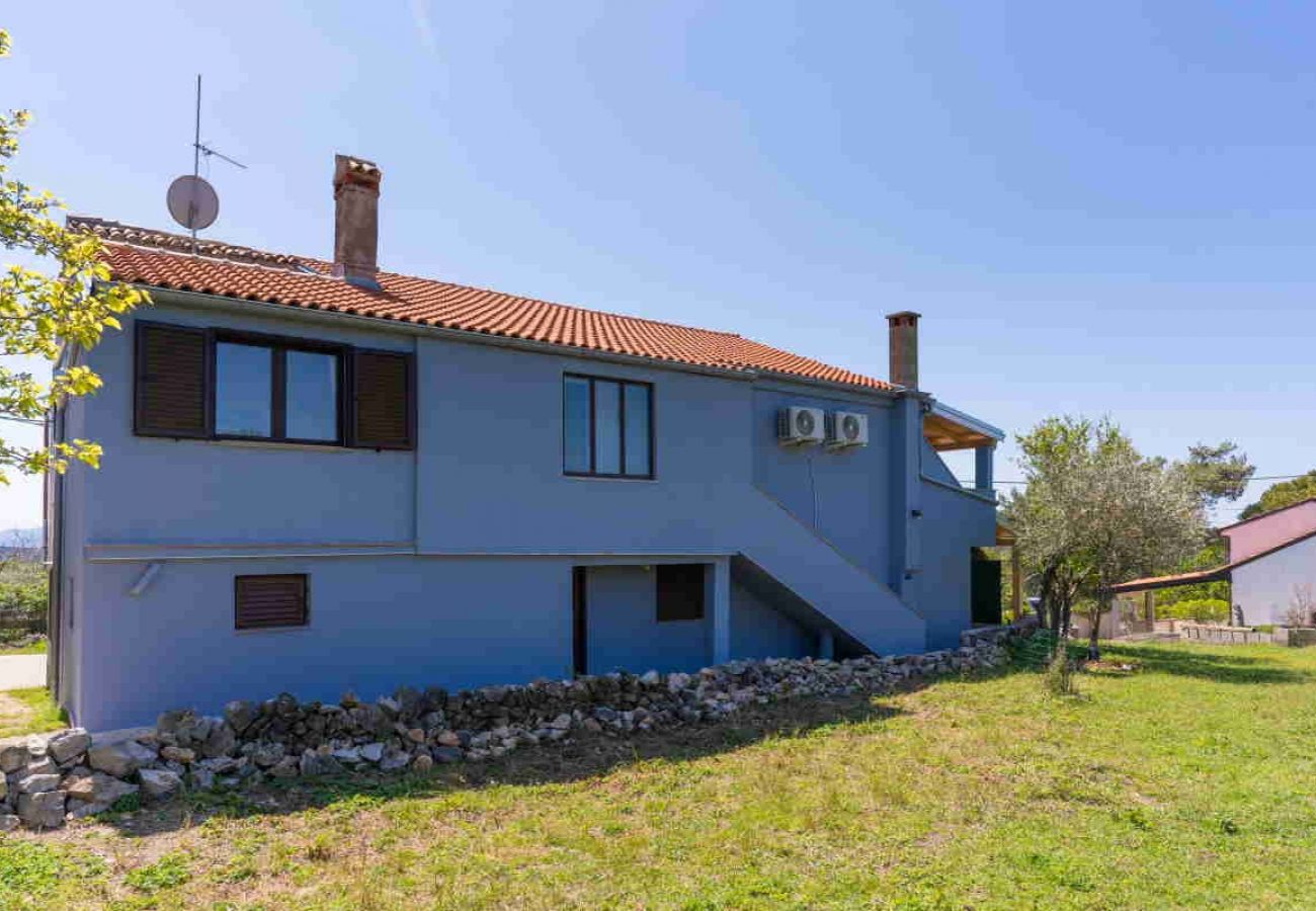 Ferienwohnung in Stivan - Ferienwohnung in Stivan mit Balkon, Klimaanlage, W-LAN, Waschmaschine (5196-1)