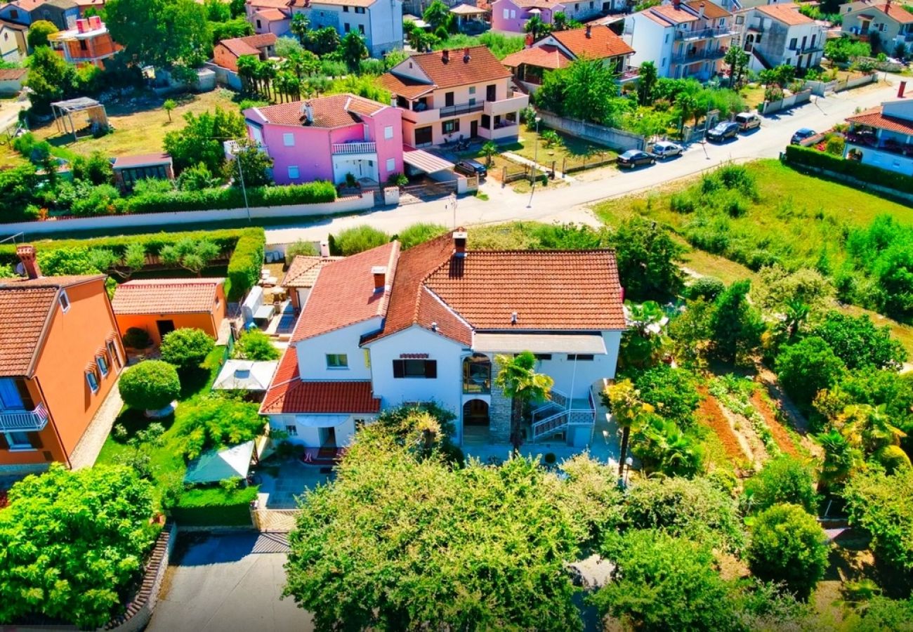 Ferienhaus in Vrvari - Ferienhaus in Vrvari mit Terrasse, Klimaanlage, W-LAN, Spülmaschine (5195-2)