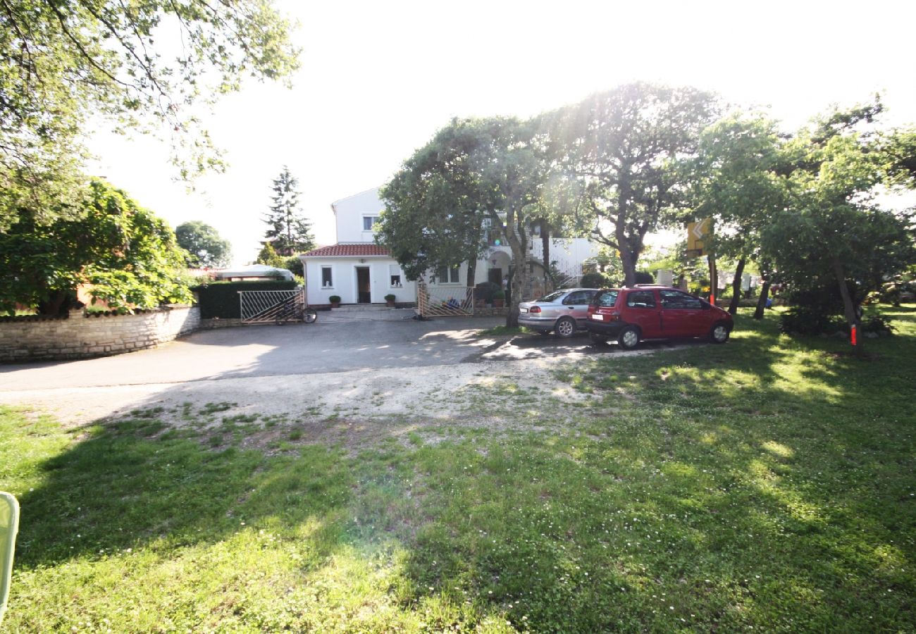 Ferienhaus in Vrvari - Ferienhaus in Vrvari mit Terrasse, Klimaanlage, W-LAN, Spülmaschine (5195-2)