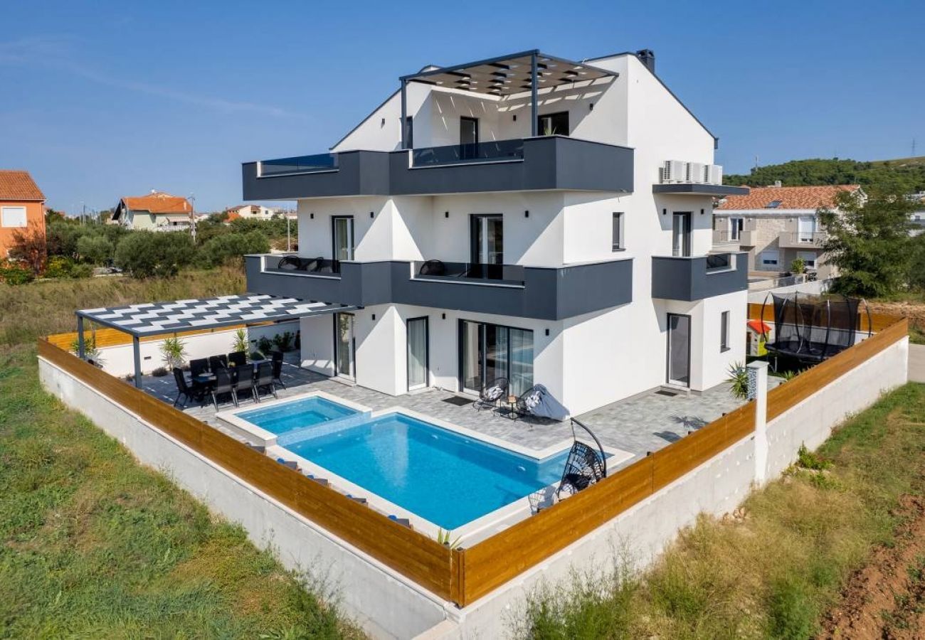 Ferienhaus in Bibinje - Ferienhaus in Bibinje mit Meerblick, Balkon, Klimaanlage, W-LAN (5201-1)