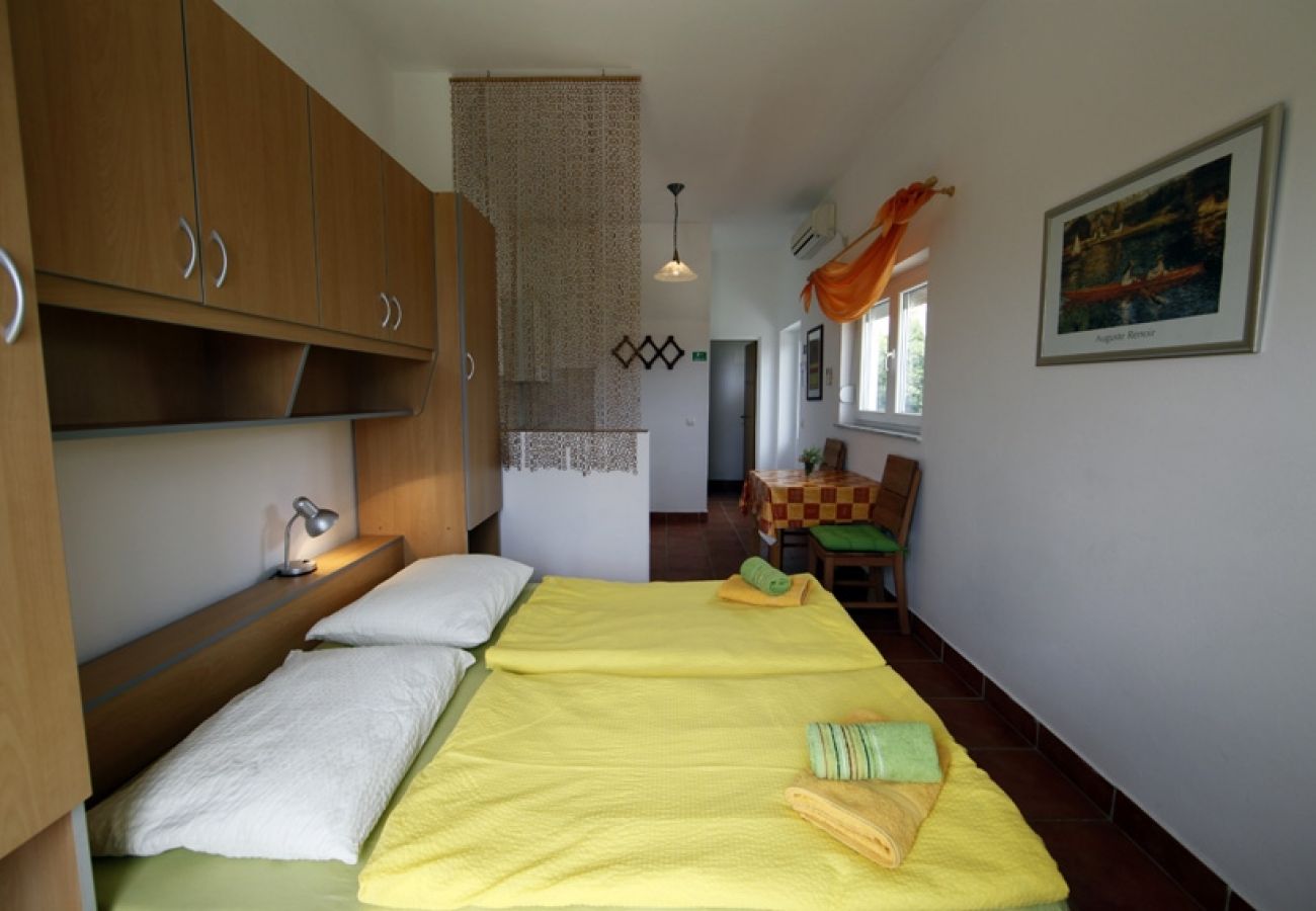 Studio in Lopar - Studioapartment in Lopar mit Meerblick, Balkon, Klimaanlage, W-LAN (4855-4)