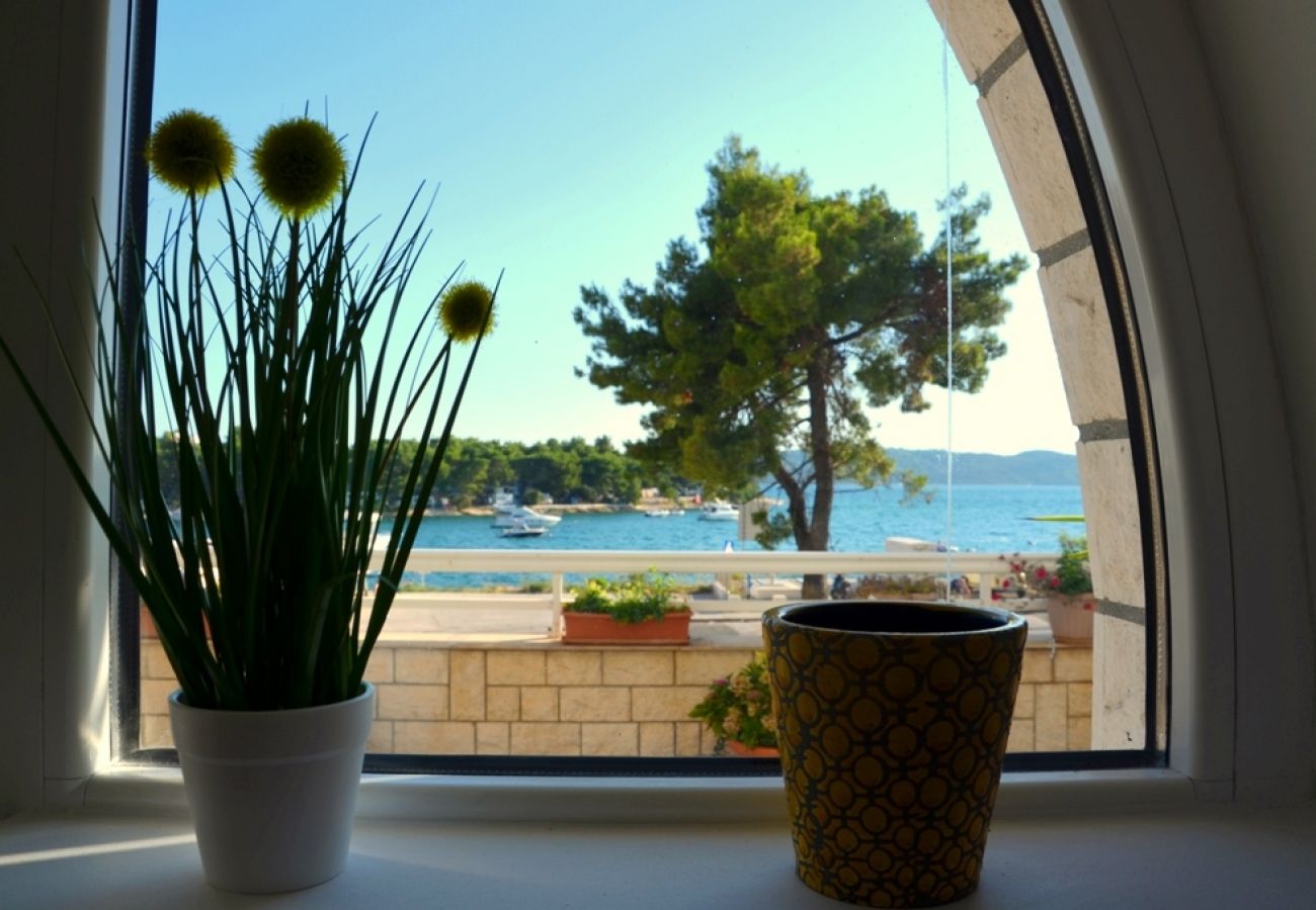 Studio in Trogir - Studioapartment in Trogir mit Meerblick, Terrasse, Klimaanlage, W-LAN (4786-4)