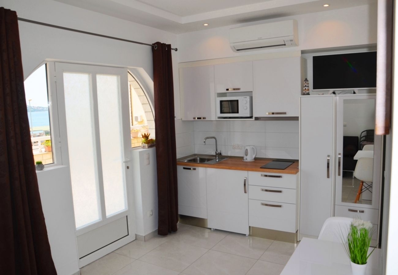 Studio in Trogir - Studioapartment in Trogir mit Meerblick, Terrasse, Klimaanlage, W-LAN (4786-5)