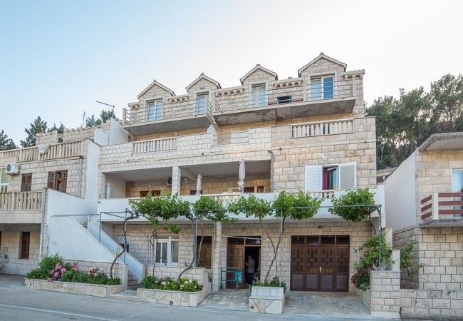 Ferienwohnung in Povlja - Ferienwohnung in Povlja mit Meerblick, Terrasse, Klimaanlage, W-LAN (3365-6) Ferienwohnung in Povlja - Ferienwohnung in Povlja mit Meerblick, Terrasse, Klimaanlage, W-LAN (3365-6)