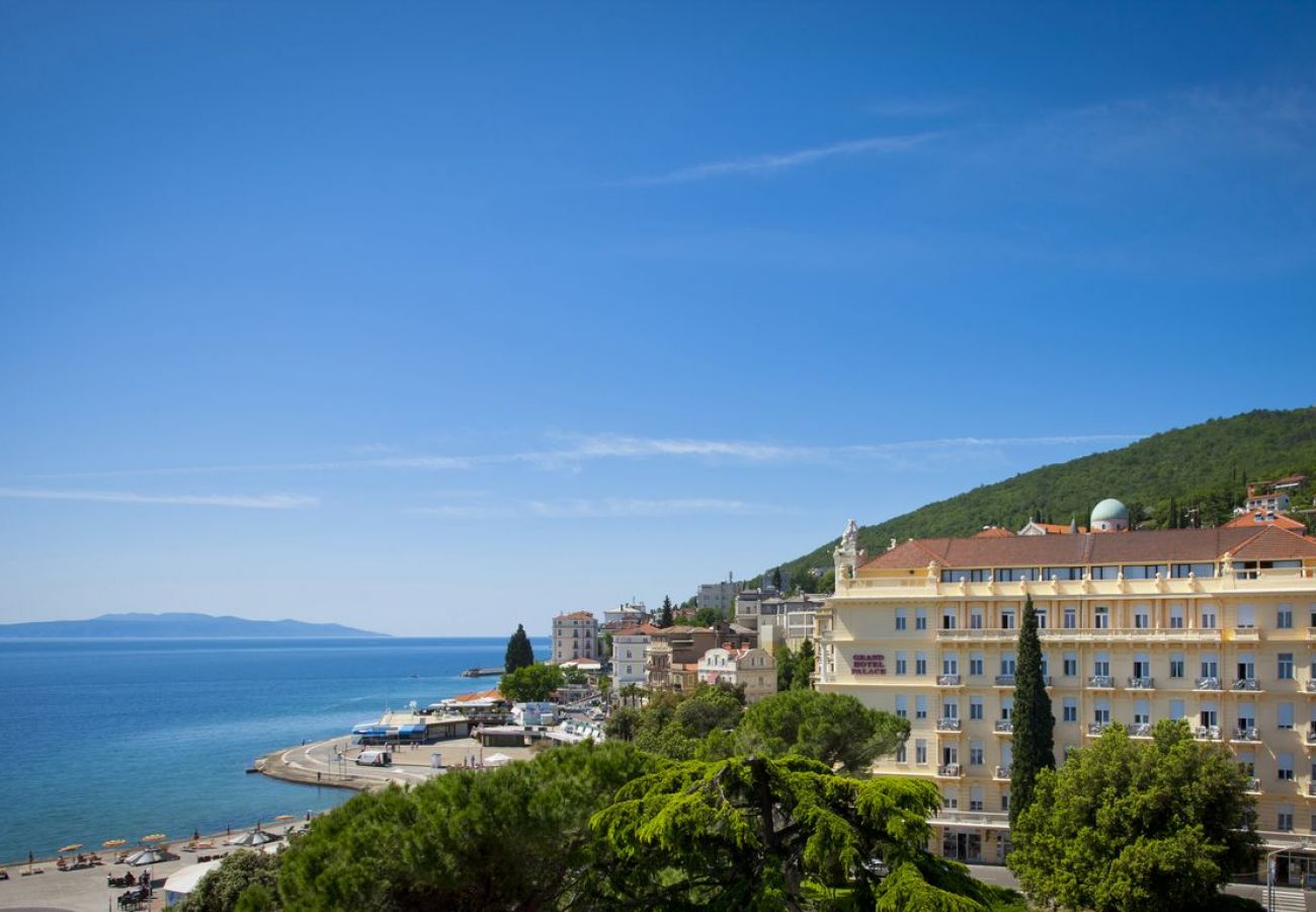 Ferienwohnung in Opatija - Ferienwohnung in Opatija mit Terrasse, Klimaanlage, Waschmaschine, Spülmaschine (5219-1)