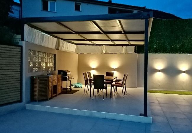 Ferienhaus in Vrgorac - Ferienhaus in Vrgorac mit Terrasse, Klimaanlage, W-LAN, Waschmaschine (5226-1) Ferienhaus in Vrgorac - Ferienhaus in Vrgorac mit Terrasse, Klimaanlage, W-LAN, Waschmaschine (5226-1)