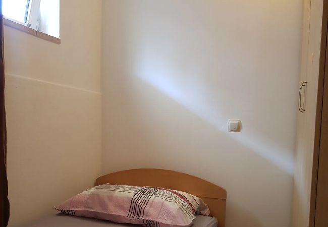 Ferienwohnung in Split - Ferienwohnung in Split mit Terrasse, Klimaanlage, W-LAN, Waschmaschine (5222-1) Ferienwohnung in Split - Ferienwohnung in Split mit Terrasse, Klimaanlage, W-LAN, Waschmaschine (5222-1)