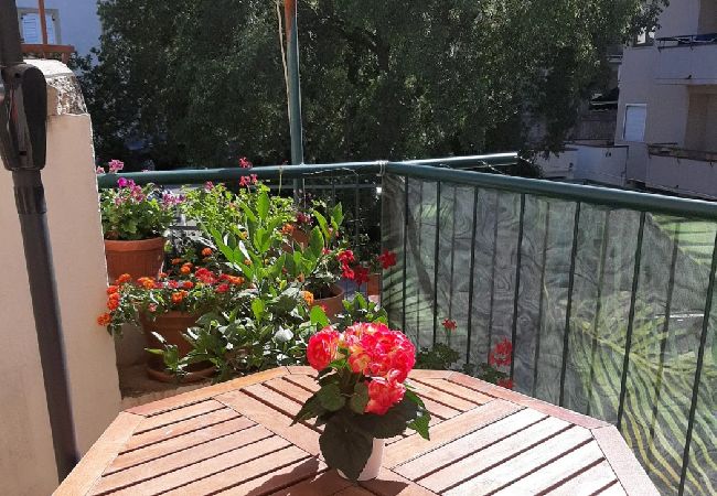 Ferienwohnung in Split - Ferienwohnung in Split mit Terrasse, Klimaanlage, W-LAN, Waschmaschine (5222-1) Ferienwohnung in Split - Ferienwohnung in Split mit Terrasse, Klimaanlage, W-LAN, Waschmaschine (5222-1)