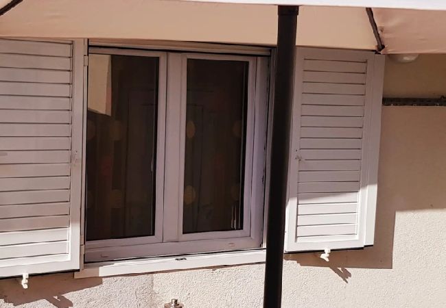 Ferienwohnung in Split - Ferienwohnung in Split mit Terrasse, Klimaanlage, W-LAN, Waschmaschine (5222-1) Ferienwohnung in Split - Ferienwohnung in Split mit Terrasse, Klimaanlage, W-LAN, Waschmaschine (5222-1)