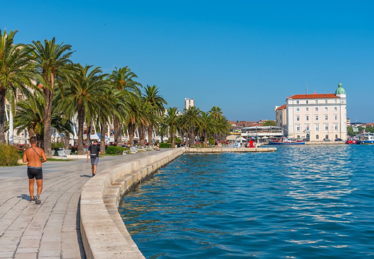 Ferienwohnung in Split - Ferienwohnung in Split mit Terrasse, Klimaanlage, W-LAN, Waschmaschine (5222-1)