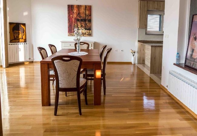 Ferienhaus in Nin - Ferienhaus in Zaton (Zadar) mit Terrasse, Klimaanlage, W-LAN, Waschmaschine (5186-1) Ferienhaus in Nin - Ferienhaus in Zaton (Zadar) mit Terrasse, Klimaanlage, W-LAN, Waschmaschine (5186-1)