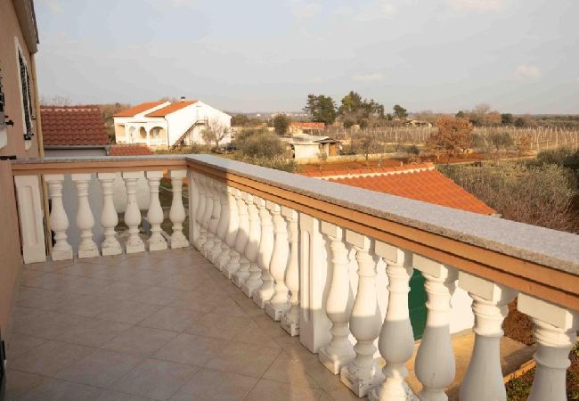 Ferienhaus in Nin - Ferienhaus in Zaton (Zadar) mit Terrasse, Klimaanlage, W-LAN, Waschmaschine (5186-1) Ferienhaus in Nin - Ferienhaus in Zaton (Zadar) mit Terrasse, Klimaanlage, W-LAN, Waschmaschine (5186-1)