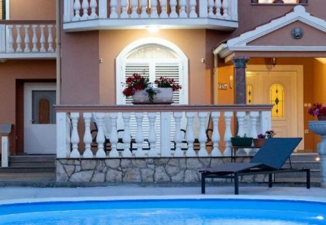 Ferienhaus in Nin - Ferienhaus in Zaton (Zadar) mit Terrasse, Klimaanlage, W-LAN, Waschmaschine (5186-1) Ferienhaus in Nin - Ferienhaus in Zaton (Zadar) mit Terrasse, Klimaanlage, W-LAN, Waschmaschine (5186-1)