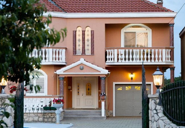 Ferienhaus in Nin - Ferienhaus in Zaton (Zadar) mit Terrasse, Klimaanlage, W-LAN, Waschmaschine (5186-1) Ferienhaus in Nin - Ferienhaus in Zaton (Zadar) mit Terrasse, Klimaanlage, W-LAN, Waschmaschine (5186-1)