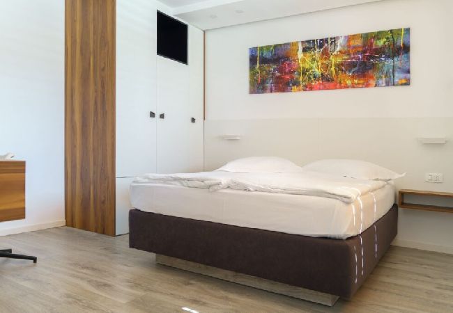 Ferienwohnung in Brela - Ferienwohnung in Brela mit Meerblick, Terrasse, Klimaanlage, W-LAN (3524-10) Ferienwohnung in Brela - Ferienwohnung in Brela mit Meerblick, Terrasse, Klimaanlage, W-LAN (3524-10)