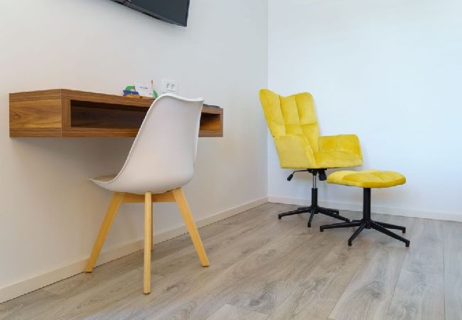 Ferienwohnung in Brela - Ferienwohnung in Brela mit Meerblick, Terrasse, Klimaanlage, W-LAN (3524-10) Ferienwohnung in Brela - Ferienwohnung in Brela mit Meerblick, Terrasse, Klimaanlage, W-LAN (3524-10)