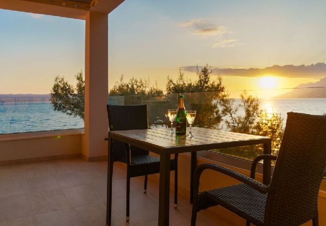 Ferienwohnung in Brela - Ferienwohnung in Brela mit Meerblick, Terrasse, Klimaanlage, W-LAN (3524-11) Ferienwohnung in Brela - Ferienwohnung in Brela mit Meerblick, Terrasse, Klimaanlage, W-LAN (3524-11)