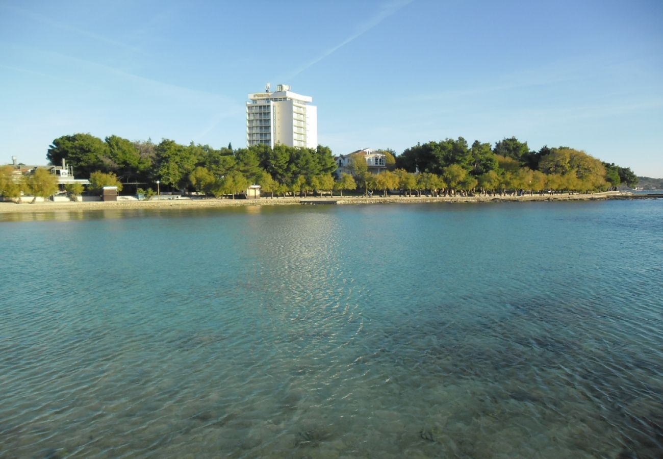 Ferienwohnung in Vodice - Ferienwohnung in Vodice mit Terrasse, Klimaanlage, W-LAN, Spülmaschine (83-2)