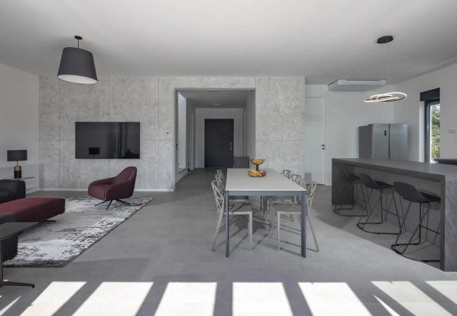 Ferienhaus in Butkovici - Wunderschöne moderne Villa mit Pool für 8 Personen (5233) Ferienhaus in Butkovici - Wunderschöne moderne Villa mit Pool für 8 Personen (5233)