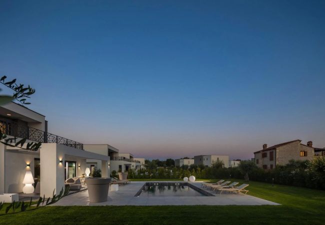 Ferienhaus in Butkovici - Wunderschöne moderne Villa mit Pool für 8 Personen (5233) Ferienhaus in Butkovici - Wunderschöne moderne Villa mit Pool für 8 Personen (5233)