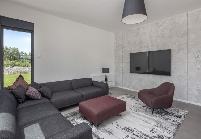 Ferienhaus in Butkovici - Wunderschöne moderne Villa mit Pool für 8 Personen (5233) Ferienhaus in Butkovici - Wunderschöne moderne Villa mit Pool für 8 Personen (5233)