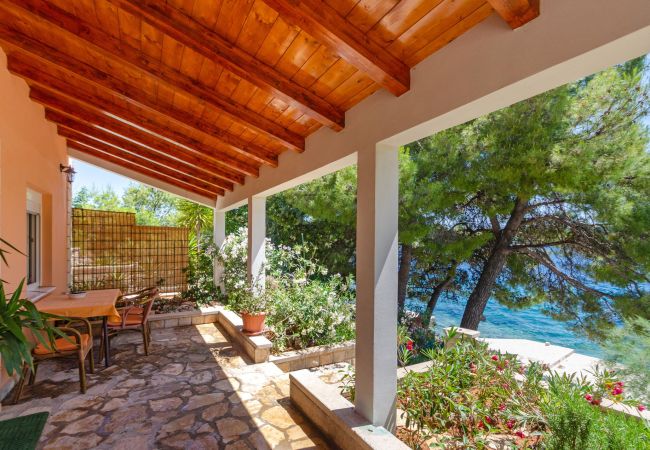 Ferienwohnung in Karbuni - Ferienwohnung in Karbuni mit Meerblick, Terrasse, Klimaanlage, W-LAN (3609-5) Ferienwohnung in Karbuni - Ferienwohnung in Karbuni mit Meerblick, Terrasse, Klimaanlage, W-LAN (3609-5)