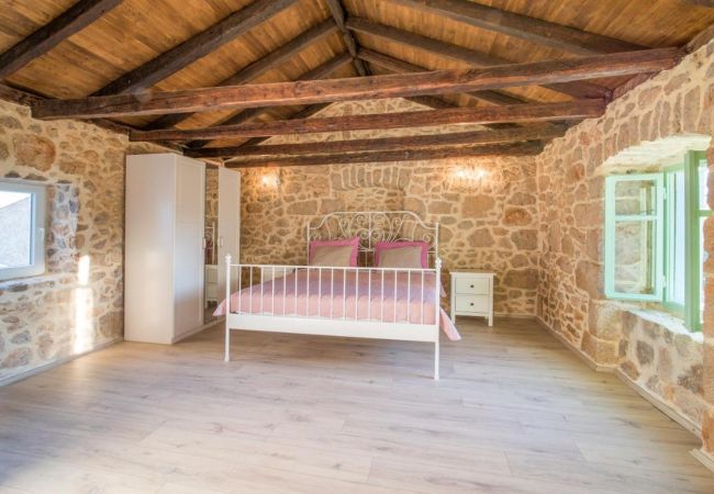 Ferienhaus in Garica - Ferienhaus in Garica, mit Pool, Terrasse, Klimaanlage, W-LAN, Waschmaschine (5234-1) Ferienhaus in Garica - Ferienhaus in Garica, mit Pool, Terrasse, Klimaanlage, W-LAN, Waschmaschine (5234-1)