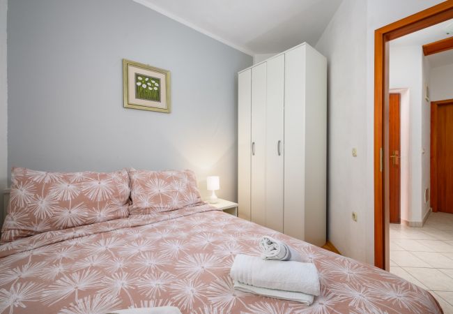 Ferienwohnung in Drenje - Ferienwohnung in Drenje mit Meerblick, Terrasse, Klimaanlage, W-LAN (5235-2) Ferienwohnung in Drenje - Ferienwohnung in Drenje mit Meerblick, Terrasse, Klimaanlage, W-LAN (5235-2)