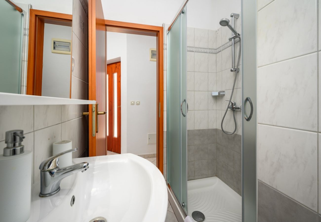 Ferienwohnung in Drenje - Ferienwohnung in Drenje mit Meerblick, Terrasse, Klimaanlage, W-LAN (5235-2)