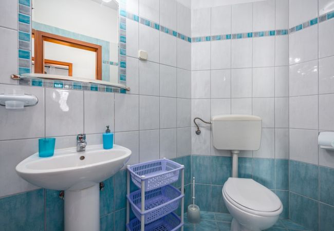 Ferienwohnung in Drenje - Ferienwohnung in Drenje mit Meerblick, Terrasse, Klimaanlage, W-LAN (5235-5) Ferienwohnung in Drenje - Ferienwohnung in Drenje mit Meerblick, Terrasse, Klimaanlage, W-LAN (5235-5)