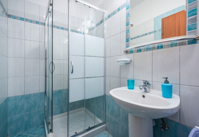 Ferienwohnung in Drenje - Ferienwohnung in Drenje mit Meerblick, Terrasse, Klimaanlage, W-LAN (5235-5) Ferienwohnung in Drenje - Ferienwohnung in Drenje mit Meerblick, Terrasse, Klimaanlage, W-LAN (5235-5)