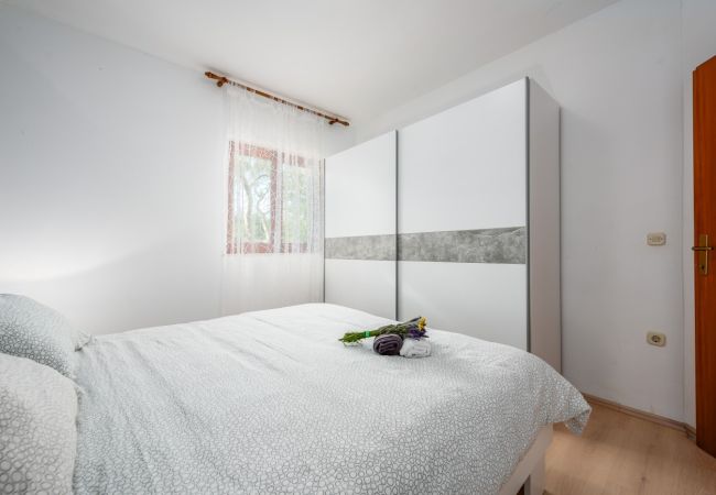 Ferienwohnung in Drenje - Ferienwohnung in Drenje mit Meerblick, Terrasse, Klimaanlage, W-LAN (5235-5) Ferienwohnung in Drenje - Ferienwohnung in Drenje mit Meerblick, Terrasse, Klimaanlage, W-LAN (5235-5)