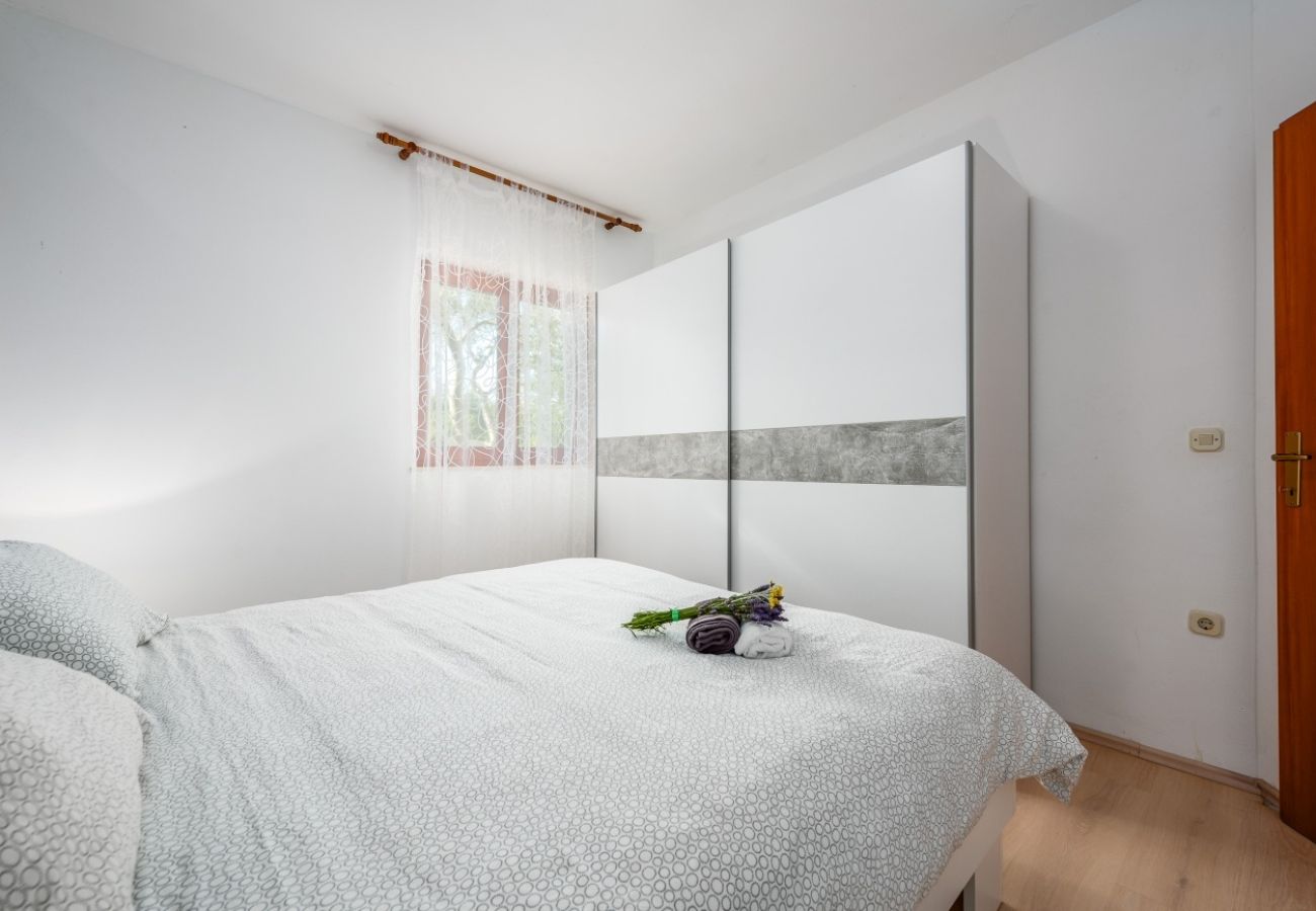 Ferienwohnung in Drenje - Ferienwohnung in Drenje mit Meerblick, Terrasse, Klimaanlage, W-LAN (5235-5)