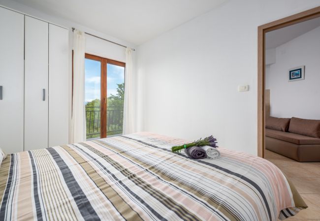 Ferienwohnung in Drenje - Ferienwohnung in Drenje mit Meerblick, Terrasse, Klimaanlage, W-LAN (5235-6 Ferienwohnung in Drenje - Ferienwohnung in Drenje mit Meerblick, Terrasse, Klimaanlage, W-LAN (5235-6