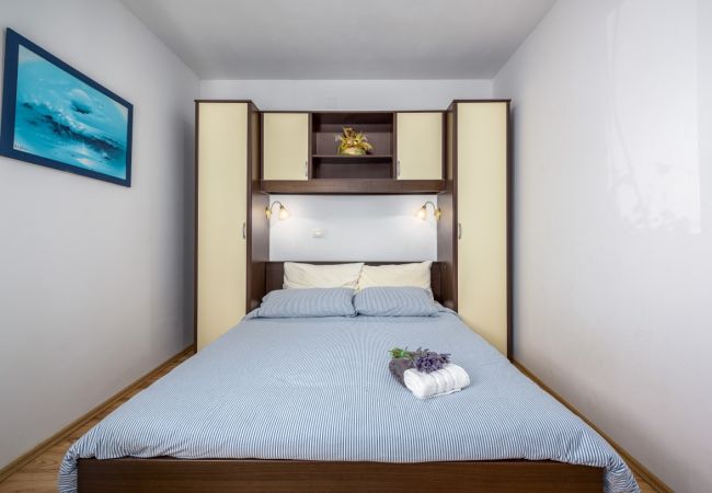 Ferienwohnung in Drenje - Ferienwohnung in Drenje mit Meerblick, Terrasse, Klimaanlage, W-LAN (5235-6 Ferienwohnung in Drenje - Ferienwohnung in Drenje mit Meerblick, Terrasse, Klimaanlage, W-LAN (5235-6