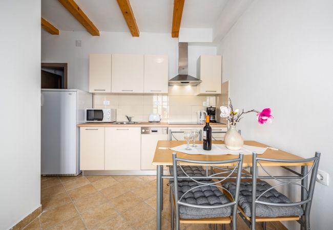 Ferienwohnung in Drenje - Ferienwohnung in Drenje mit Meerblick, Terrasse, Klimaanlage, W-LAN (5235-8) Ferienwohnung in Drenje - Ferienwohnung in Drenje mit Meerblick, Terrasse, Klimaanlage, W-LAN (5235-8)