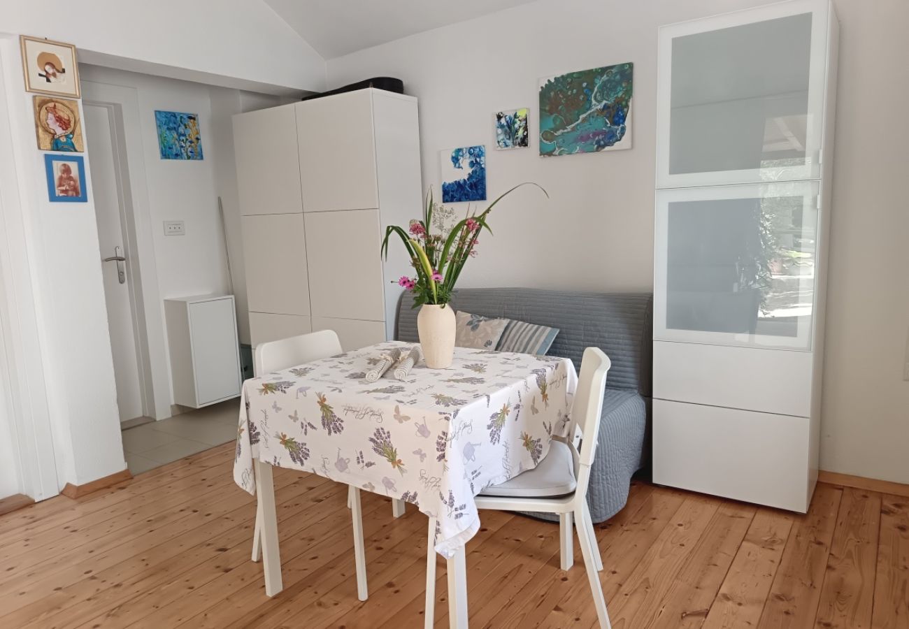 Bungalow in Ražanj - Bungalow in Ražanj mit Terrasse, Waschmaschine, Spülmaschine, Klimaanlage (3743-4)