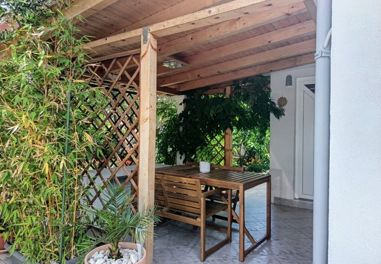 Bungalow in Ražanj - Bungalow in Ražanj mit Terrasse, Waschmaschine, Spülmaschine, Klimaanlage (3743-4)