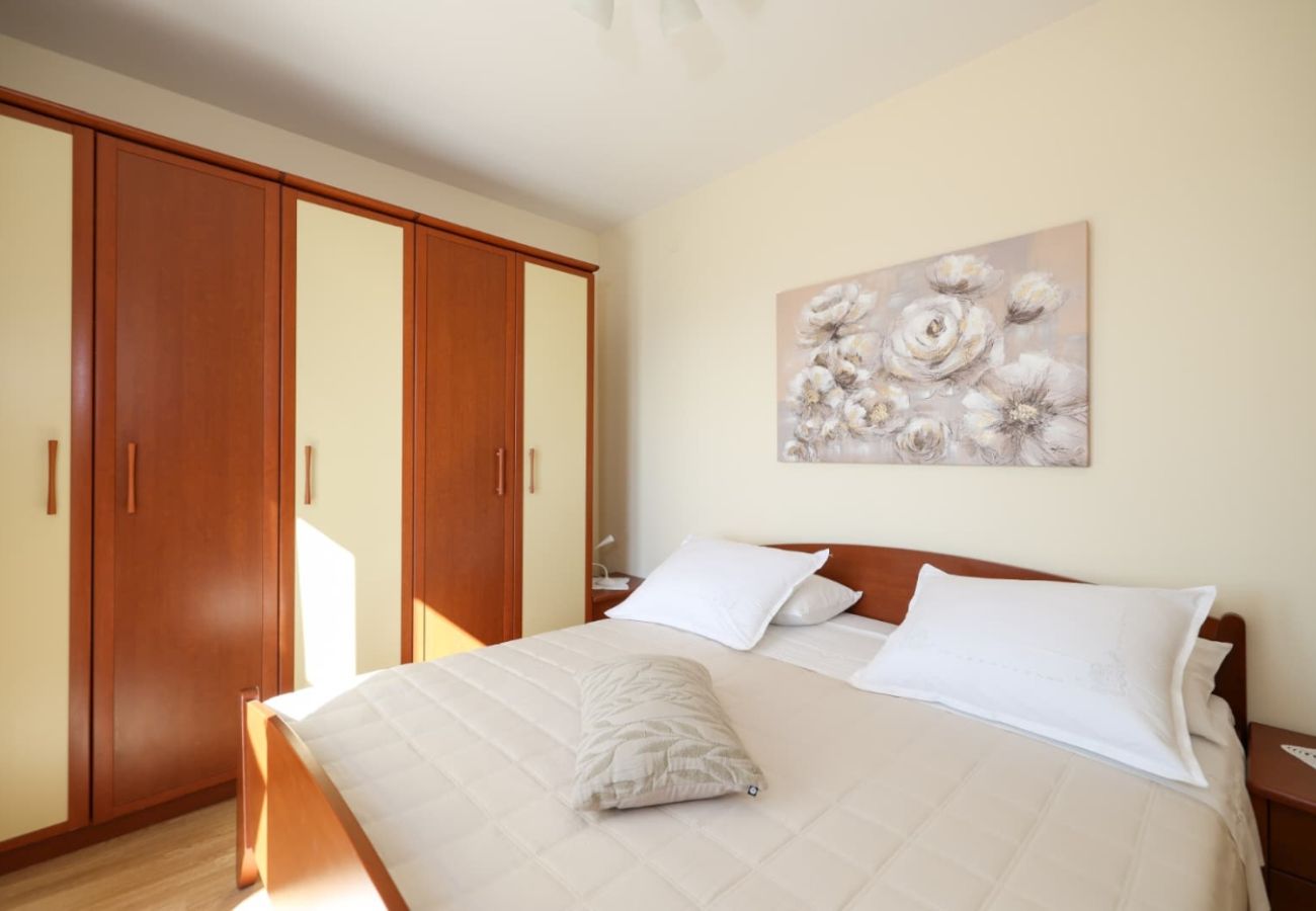 Ferienhaus in Privlaka - Ferienhaus 5239 für 8+3 Personen in Privlaka - 100m vom Sandstrand