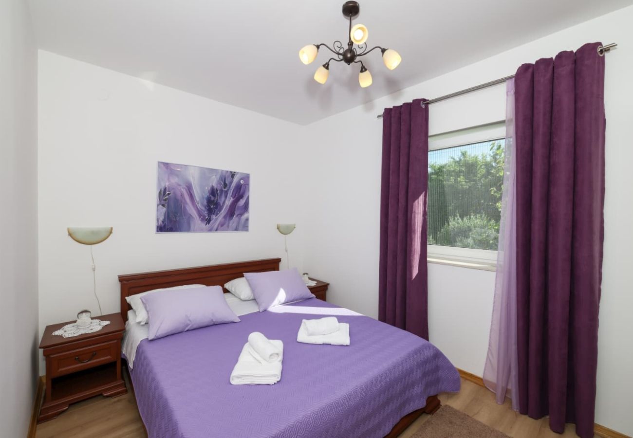 Ferienhaus in Privlaka - Ferienhaus 5239 für 8+3 Personen in Privlaka - 100m vom Sandstrand
