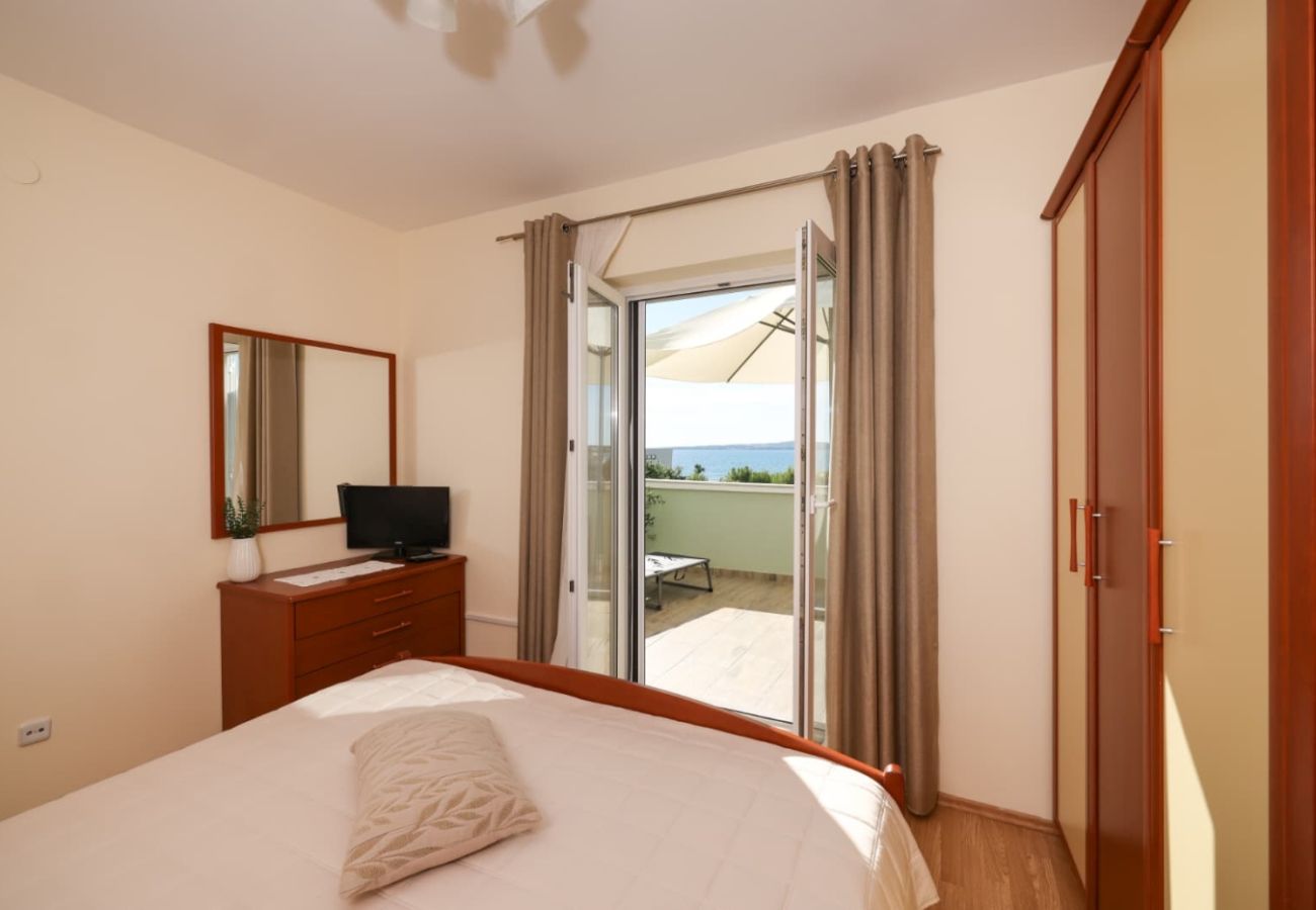 Ferienhaus in Privlaka - Ferienhaus 5239 für 8+3 Personen in Privlaka - 100m vom Sandstrand