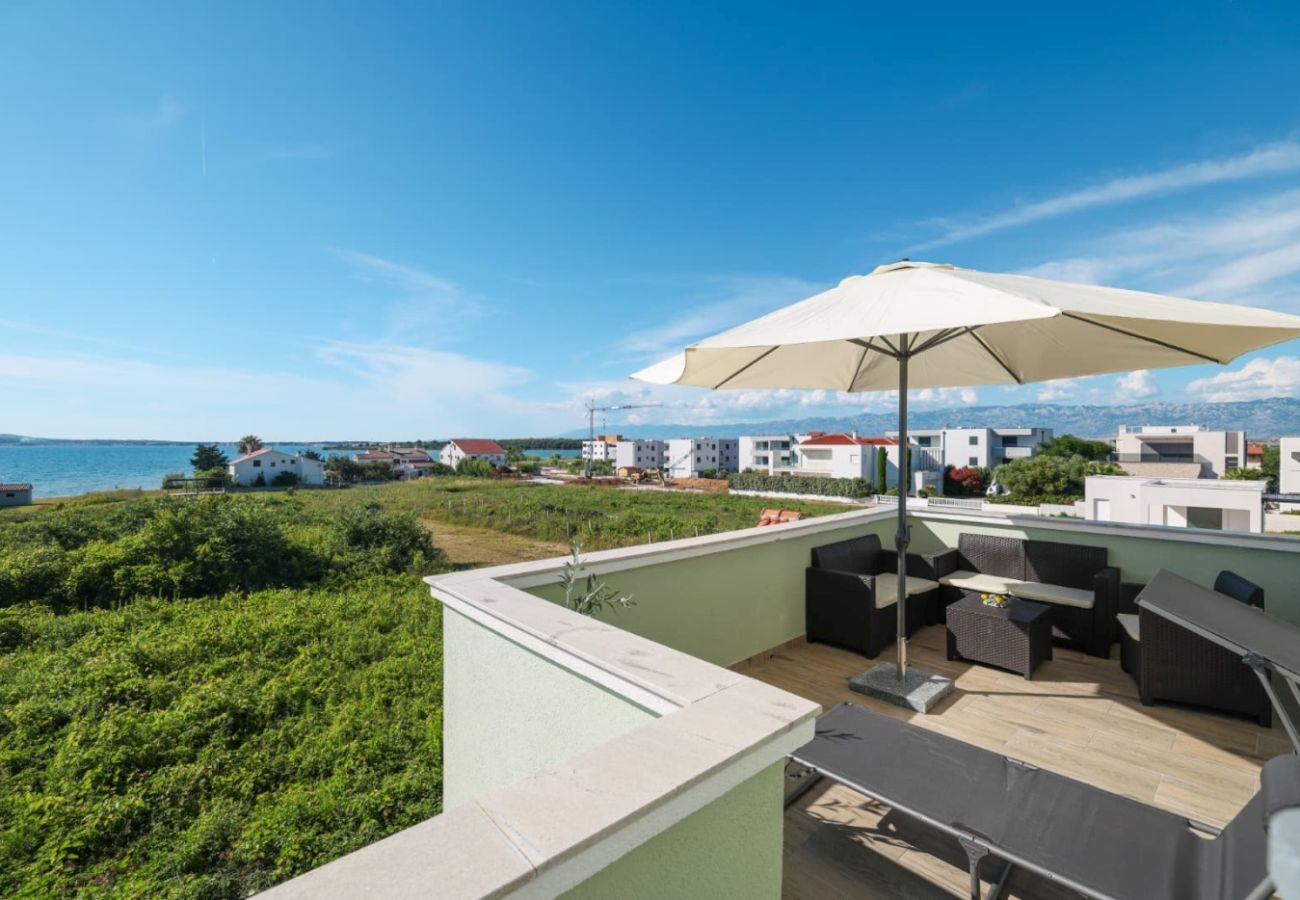 Ferienhaus in Privlaka - Ferienhaus 5239 für 8+3 Personen in Privlaka - 100m vom Sandstrand