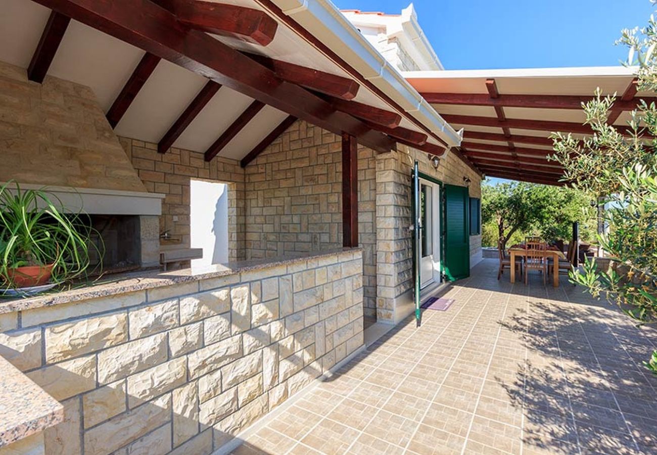Villa in Okrug Gornji - Ferienhaus 5243 für 8 Pers