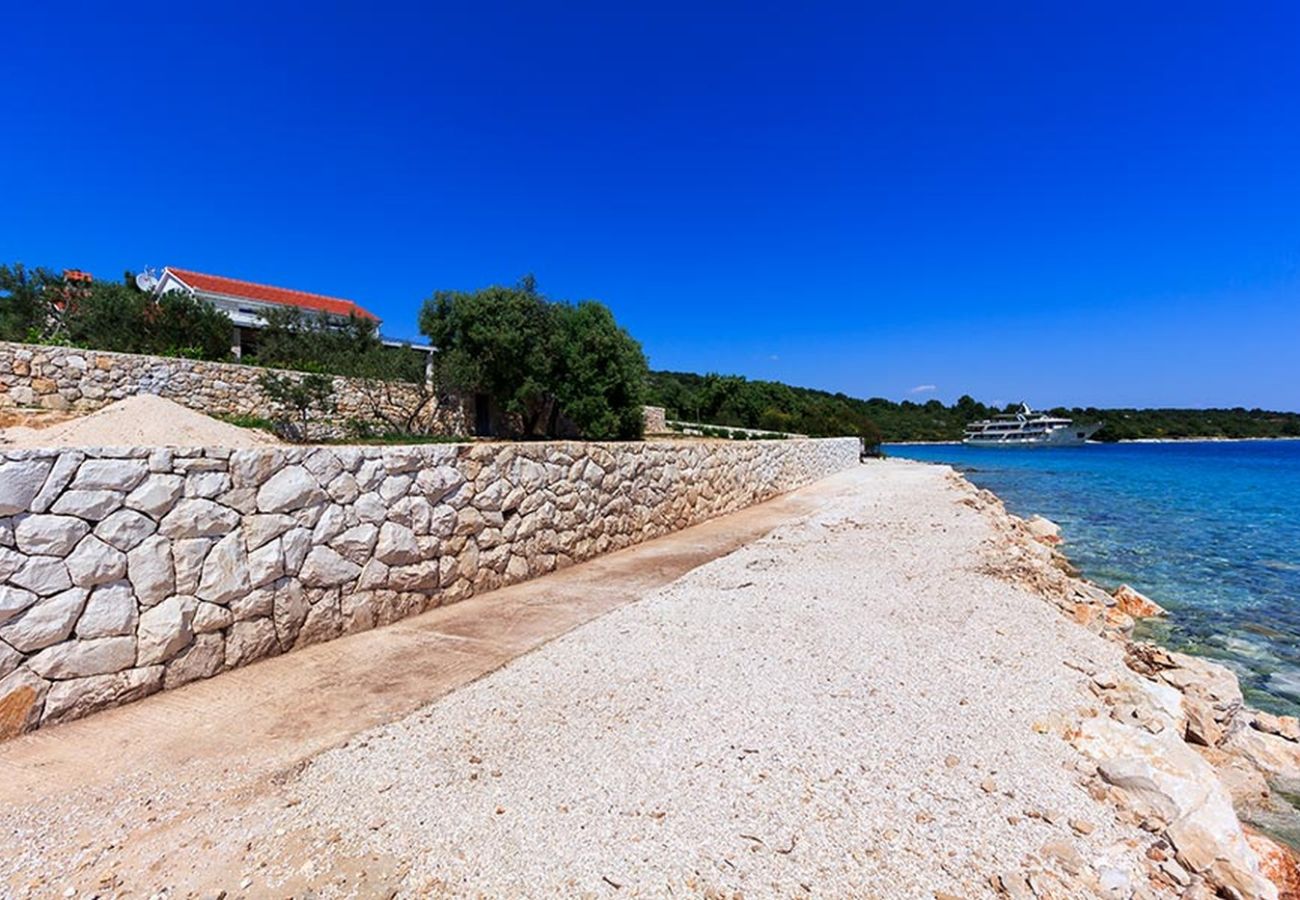 Villa in Okrug Gornji - Ferienhaus 5243 für 8 Pers