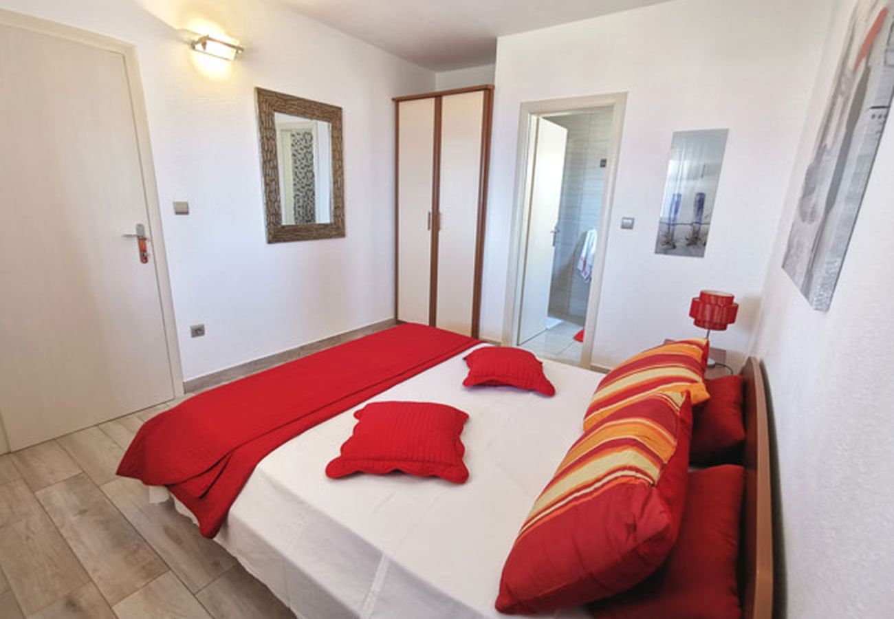 Ferienwohnung in Bol - 5244-1 A1 2P in Bol
