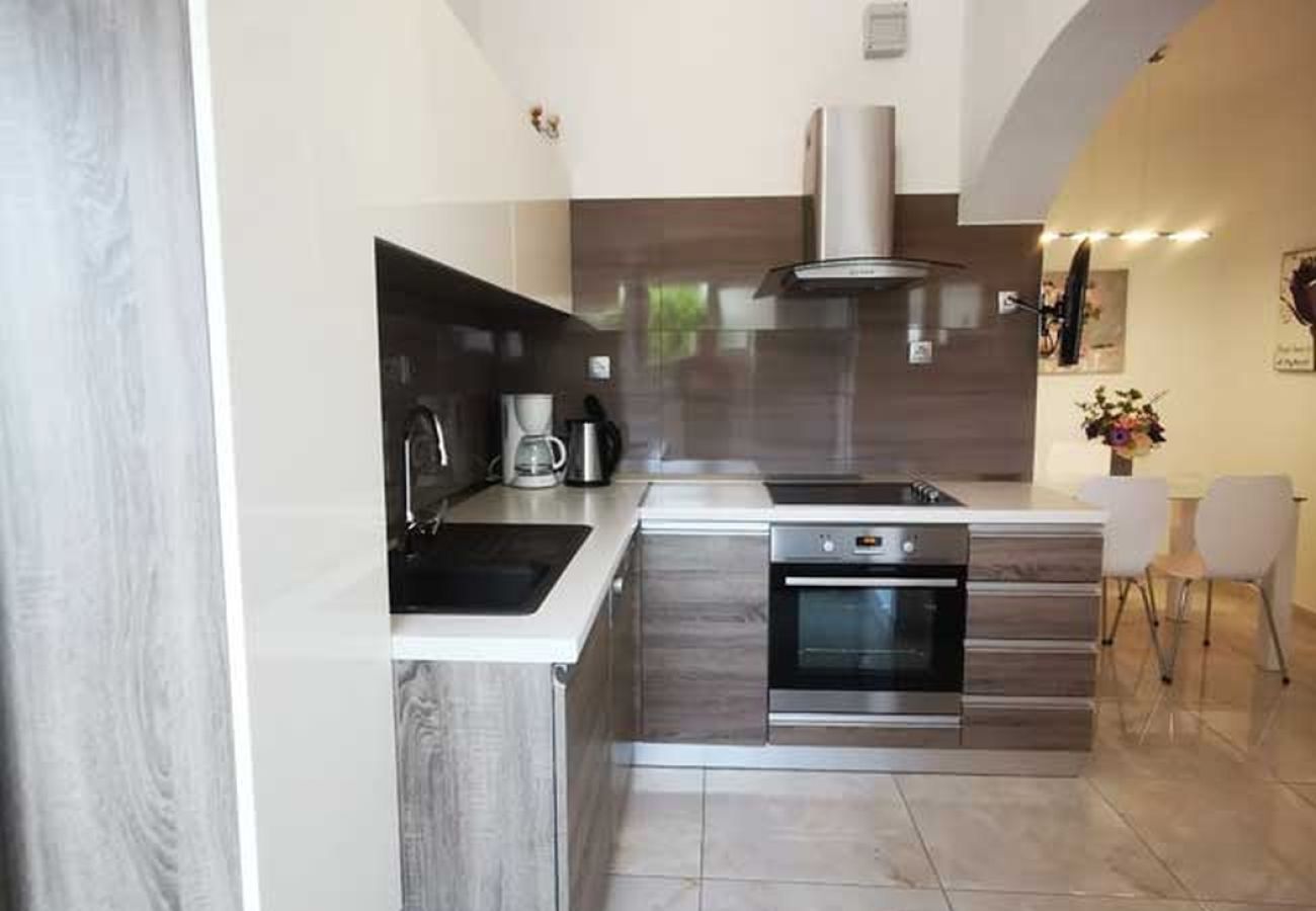 Ferienwohnung in Bol - 5244-3 A3 3P in Bol